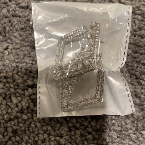 Earrings - Picture 3 of 3